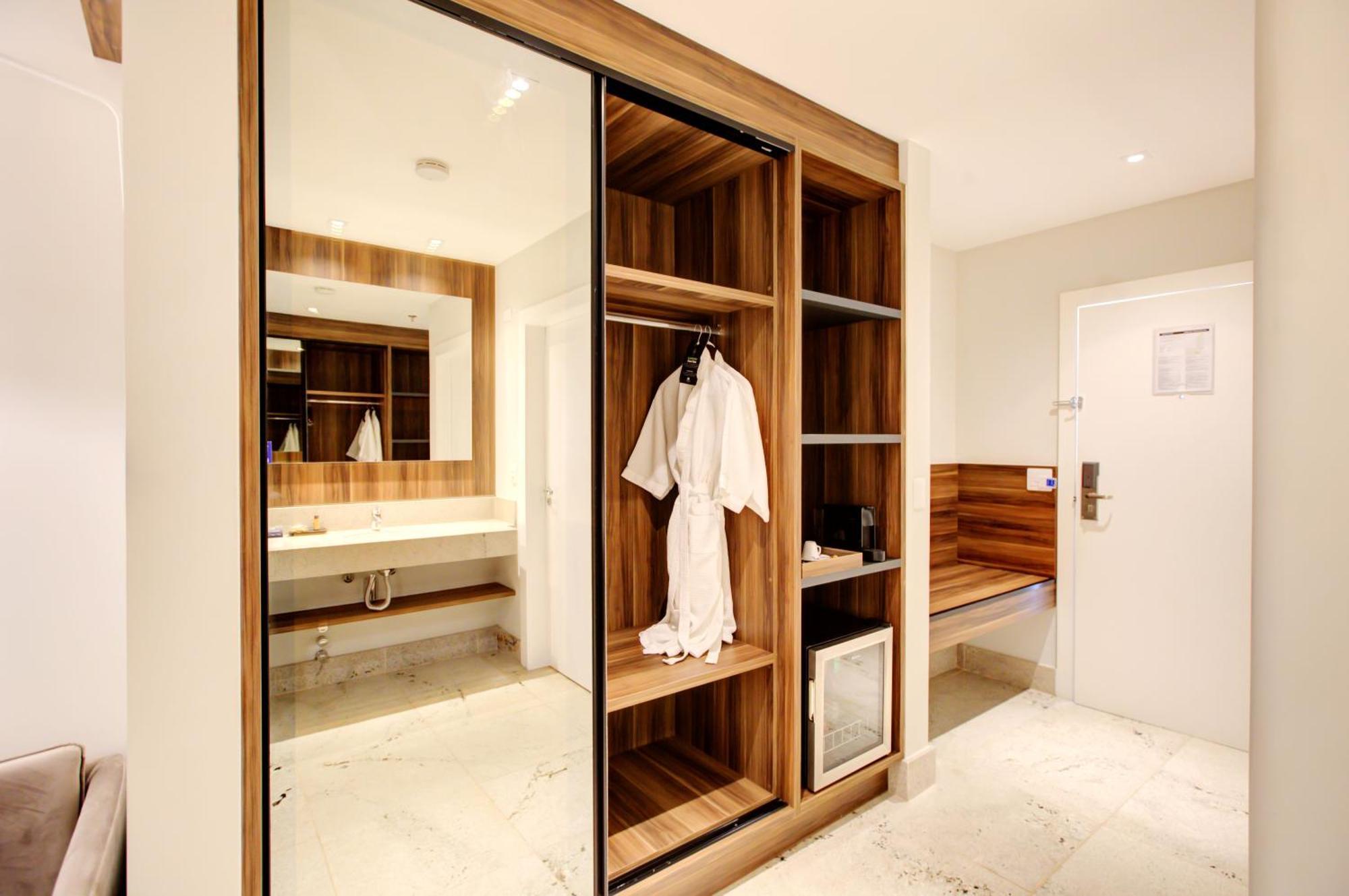 Doubletree By Hilton - Resort - Foz Do Iguacu Ngoại thất bức ảnh Sliding mirrored wardrobe doors